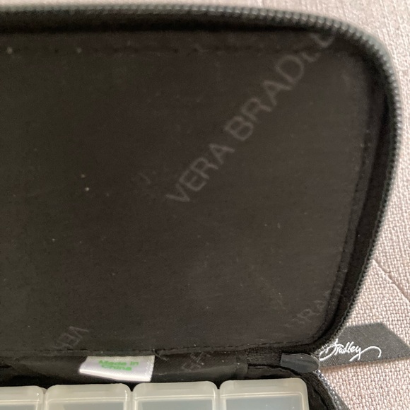 Vera Bradley Pill Holder NWOT - Picture 2 of 4